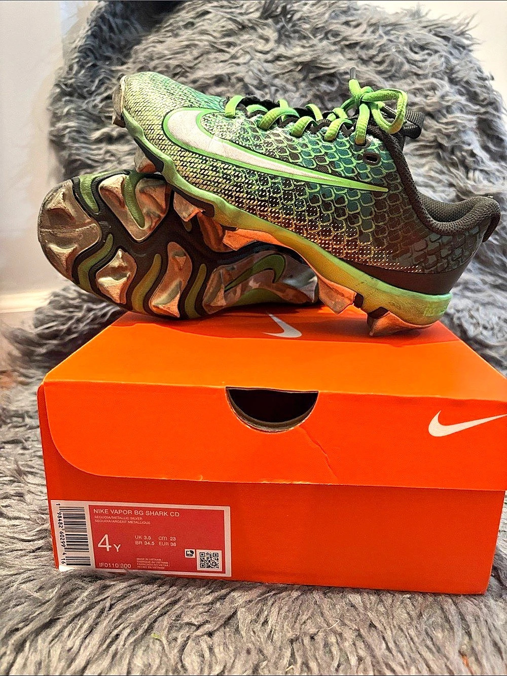 Nike Vapor BG Shark CD Girls US 4Y Green & Black Sneakers
